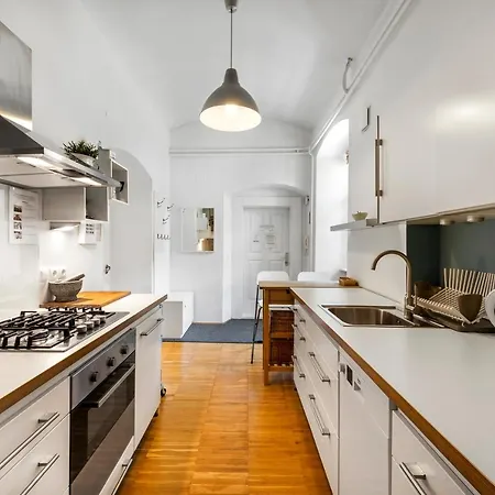 Rog With Furnished Courtyard * Liubliana